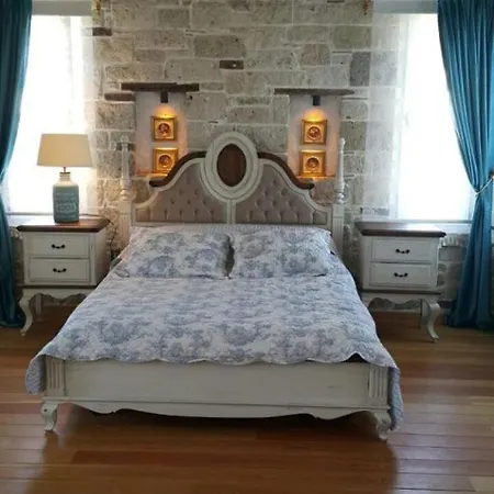 بيت للعطل Via Perla Butik *